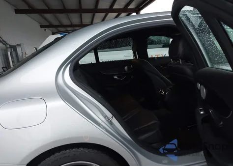 2016 Mercedes-Benz C 300 4Matic/Luxury 4Matic/Sport 4Matic из США, поврежденный, VIN 55SWF4KB1GU177049